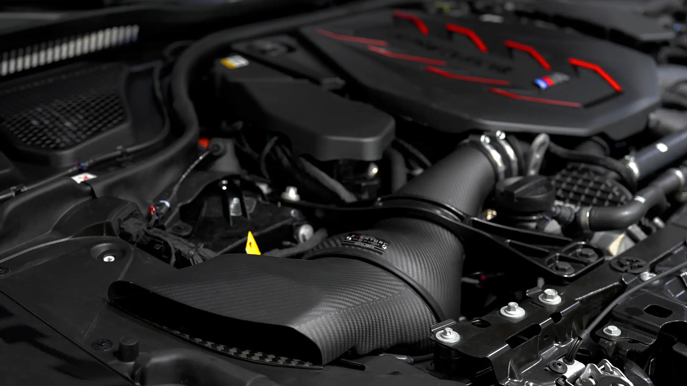 Bmw m5 g99 echappement akrapovic admission eventuri carbone shiftech preparateur bmw 3