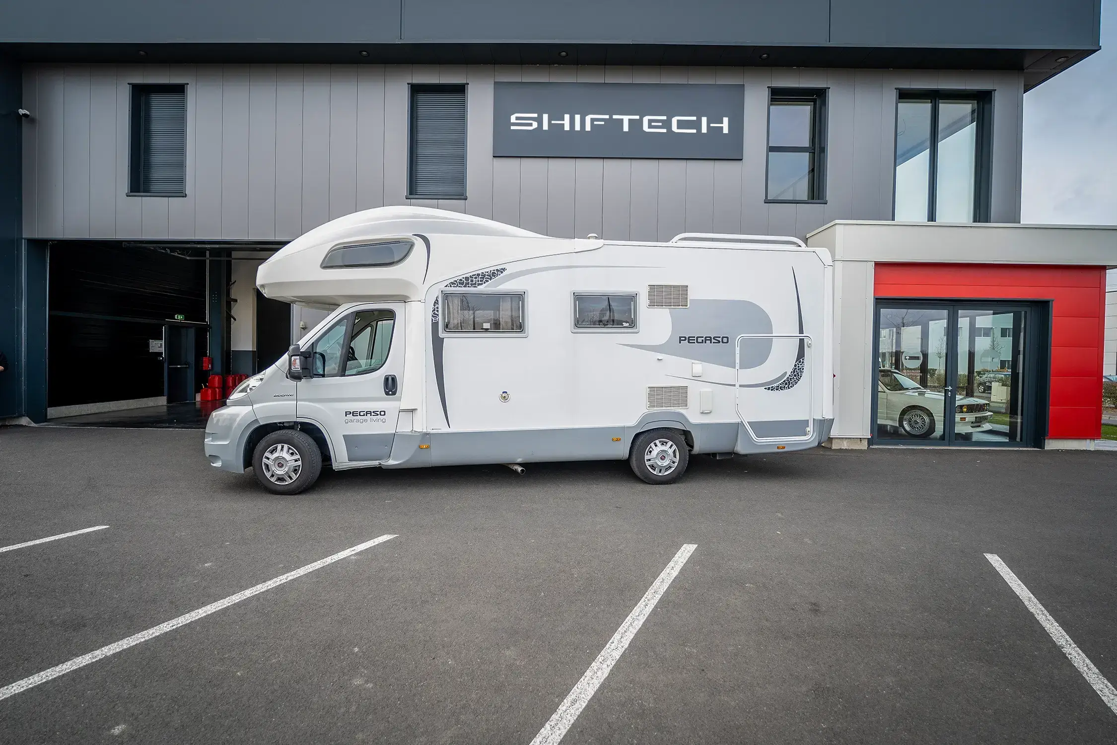 Camping car van life reprogrammation moteur vacances voyages shiftech exterieur