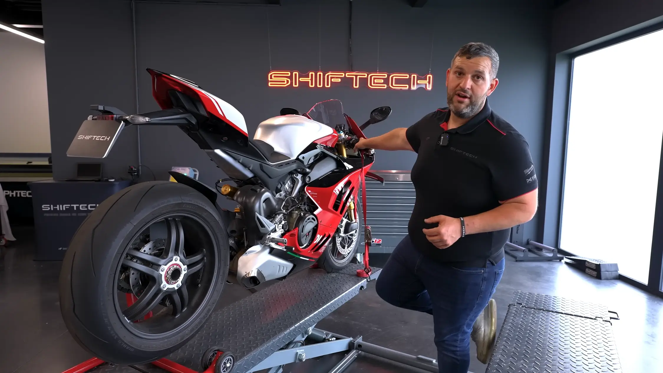 Pieces performance echappement akrapovic ducati panigale v4s p2 shfitech 10 2250